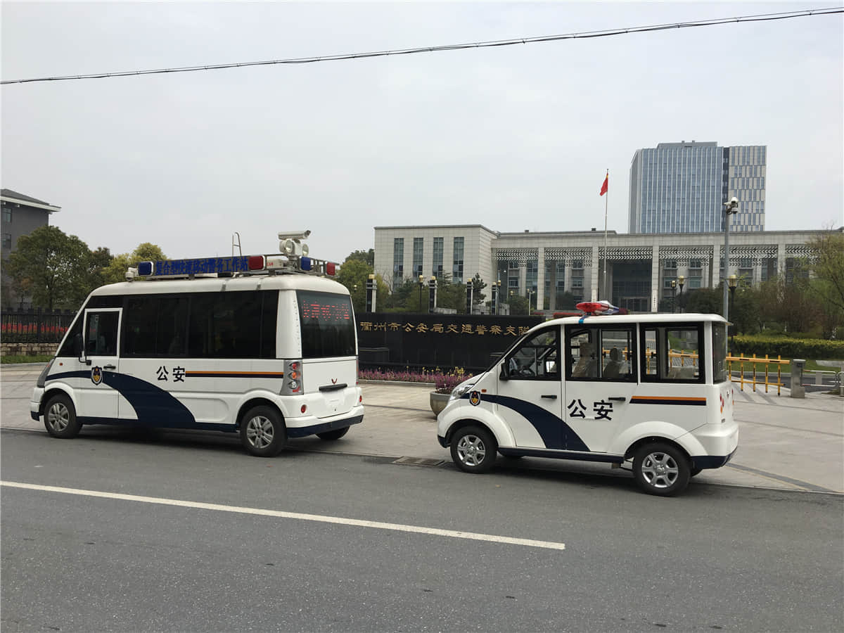 移动警务车