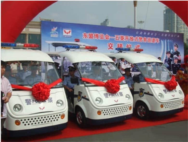五菱电动巡逻车