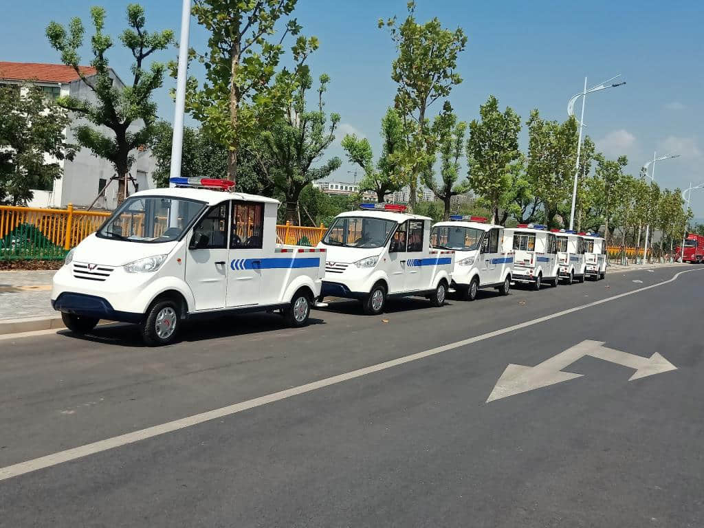 货斗巡逻车 巡逻拉货两不误-五菱