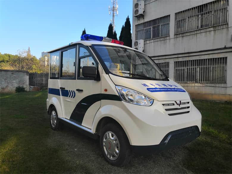 四轮电动巡逻车品牌_做好这些，才能安全驾驶-五菱