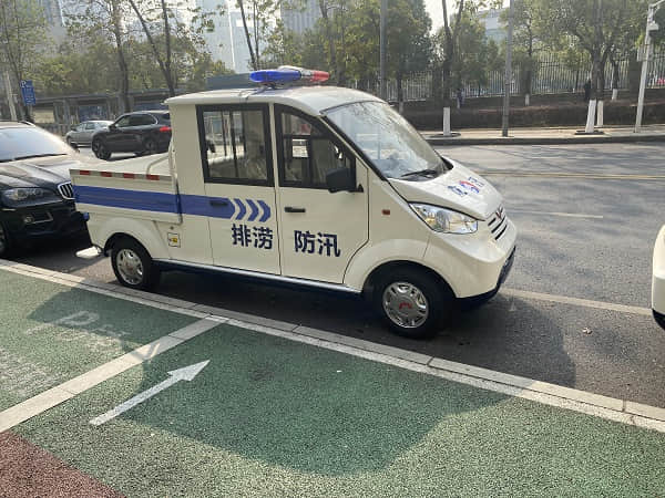 电动巡逻车