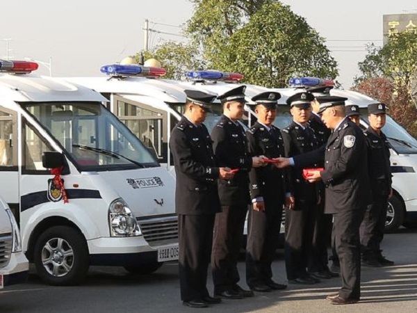 物业巡逻车可以上路吗-安全驾驶早知道[五菱]