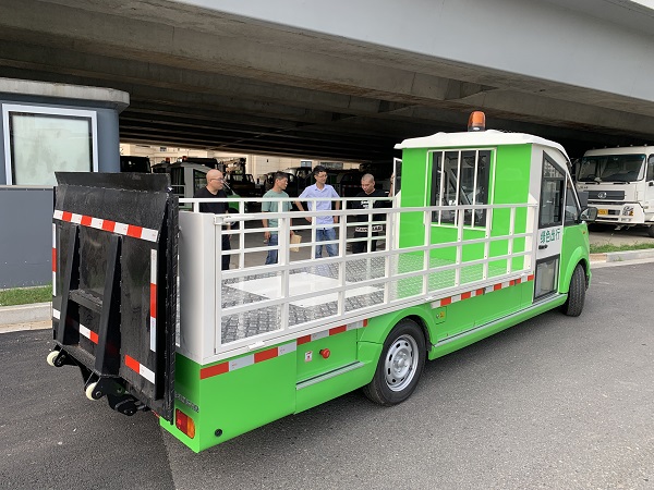 电动垃圾清运车