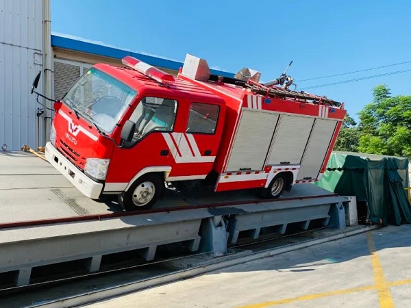 电动消防车多少钱一辆-太原防疫，变身“消毒车”[五菱]